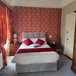 Townsend House بير
