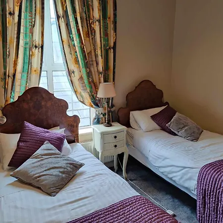 Townsend House 3*